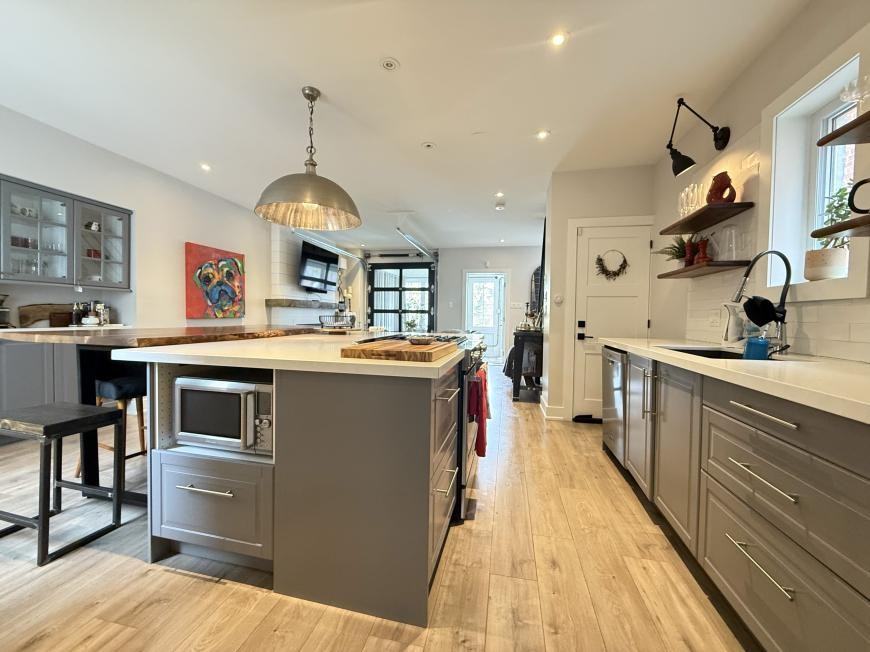 48 Albani St - Photo 3 of 10