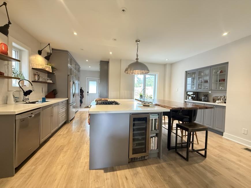 48 Albani St - Photo 4 of 10