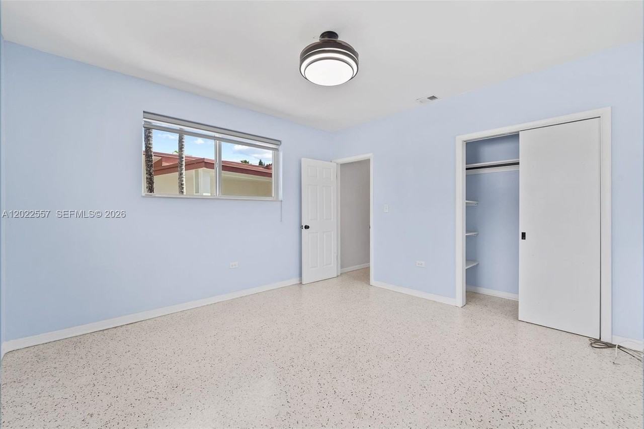 8927 Carlyle Ave - Photo 7 of 16