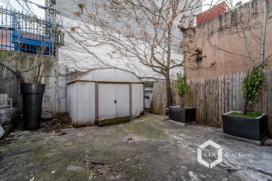 784 Bergen St - Photo 3 of 10