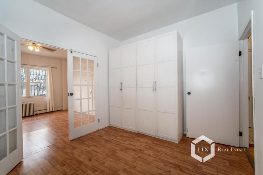 784 Bergen St - Photo 7 of 10