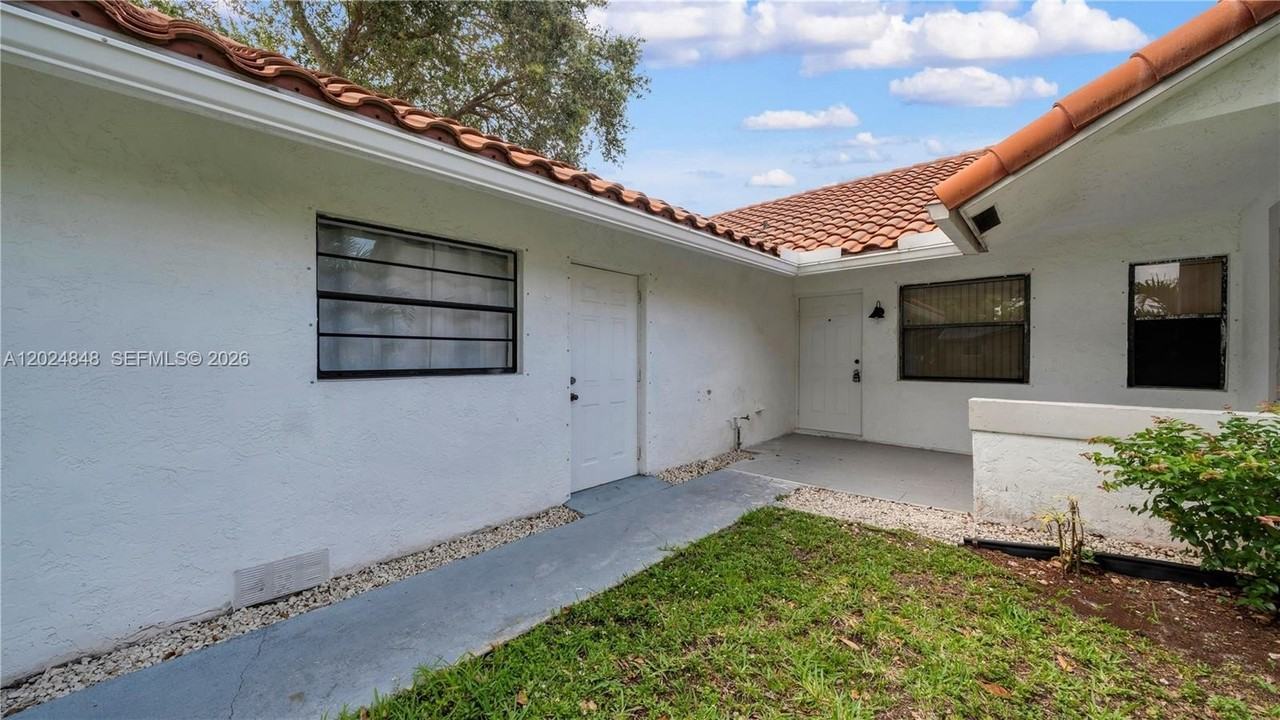 10520 Nw 41st St #10520 - Photo 3 of 34