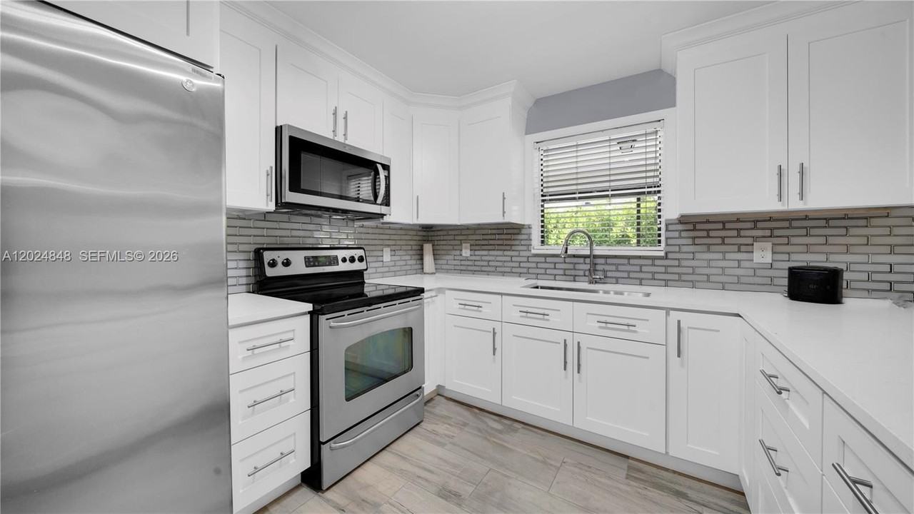 10520 Nw 41st St #10520 - Photo 4 of 34