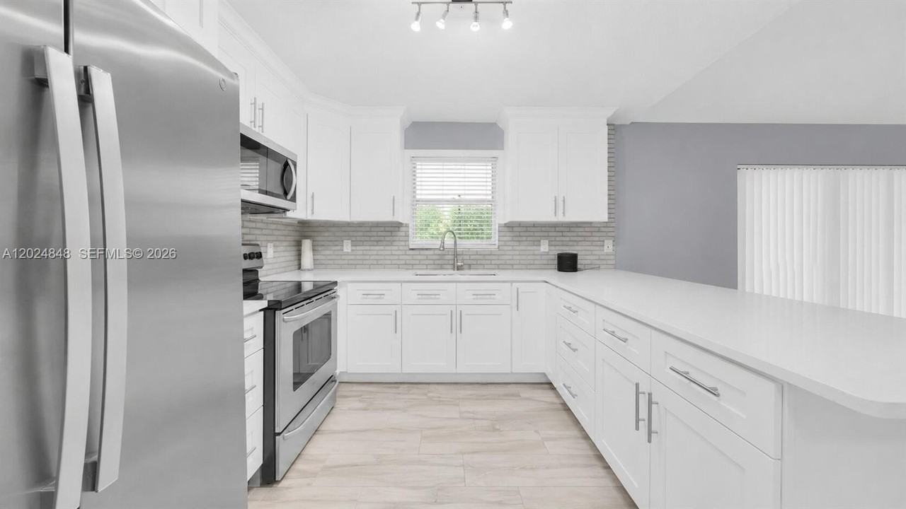 10520 Nw 41st St #10520 - Photo 7 of 34