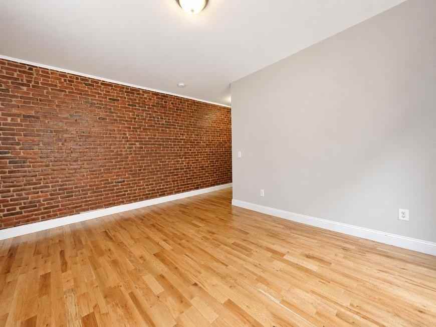 141 Nagle Ave - Photo 3 of 10