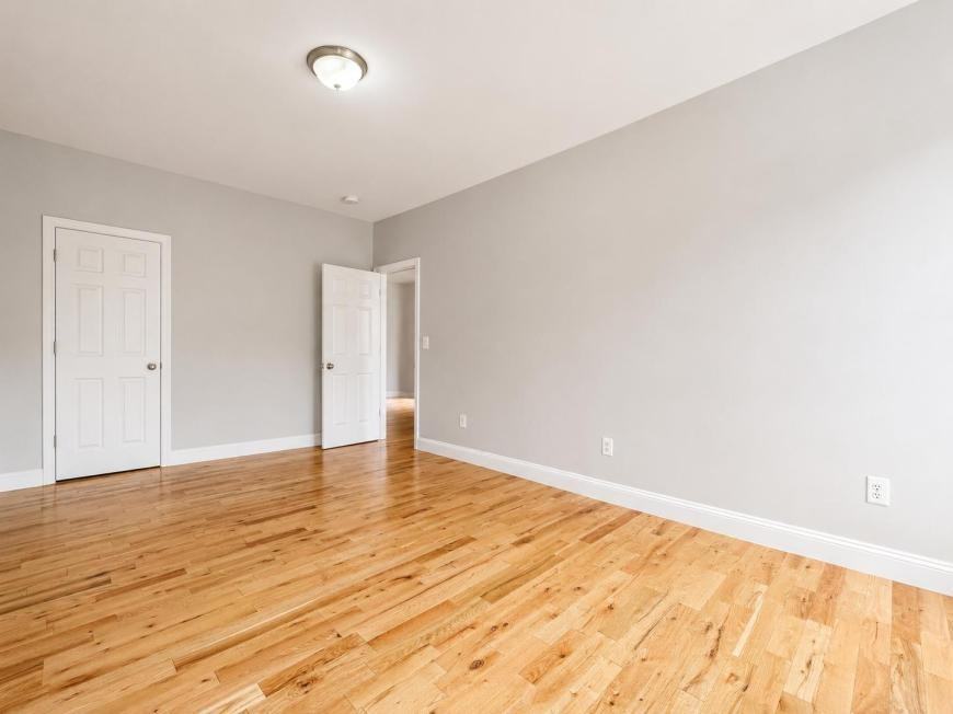 141 Nagle Ave - Photo 6 of 10