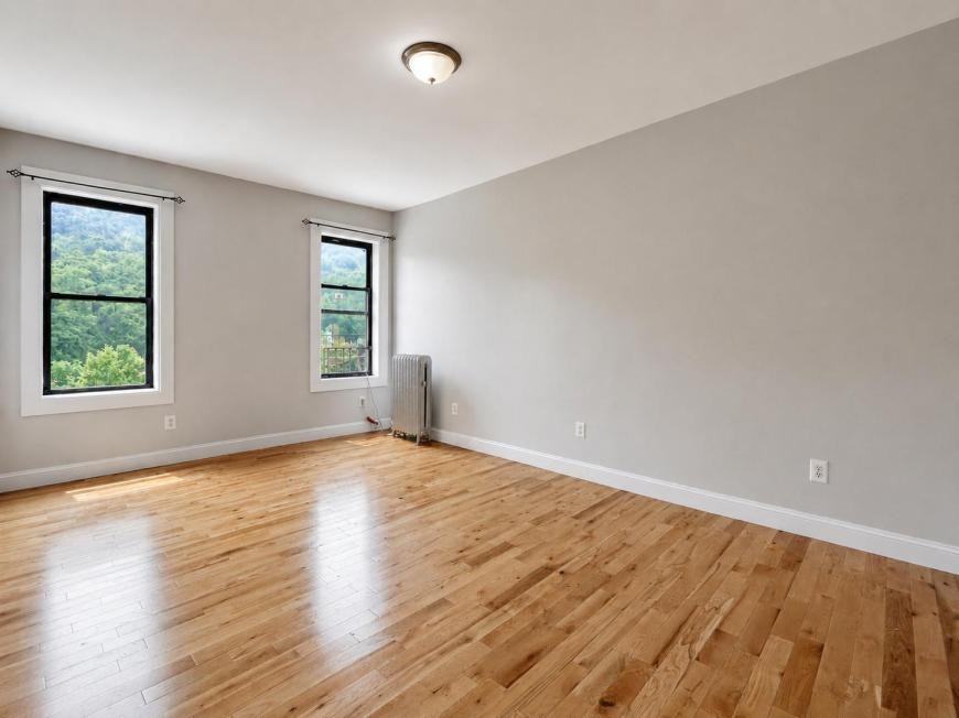 141 Nagle Ave - Photo 7 of 10