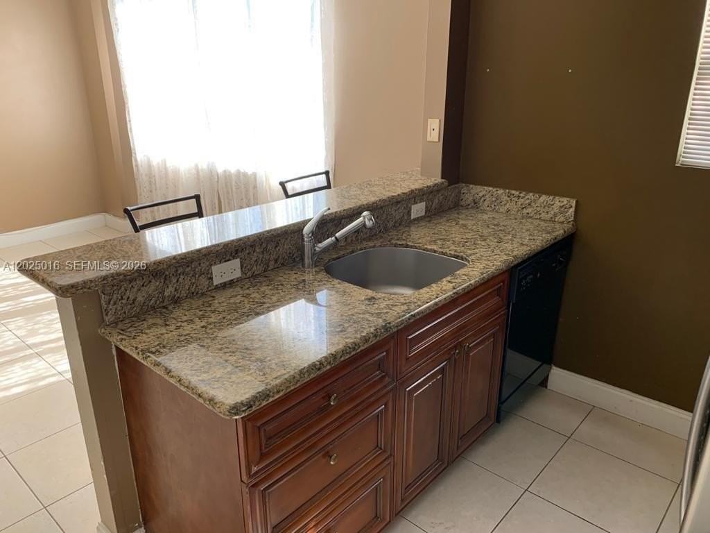 400 Sw 2nd St #201 - Photo 5 of 12