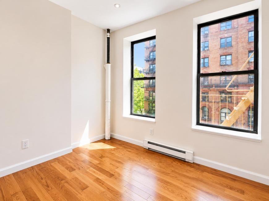 342 Manhattan Ave - Photo 2 of 10