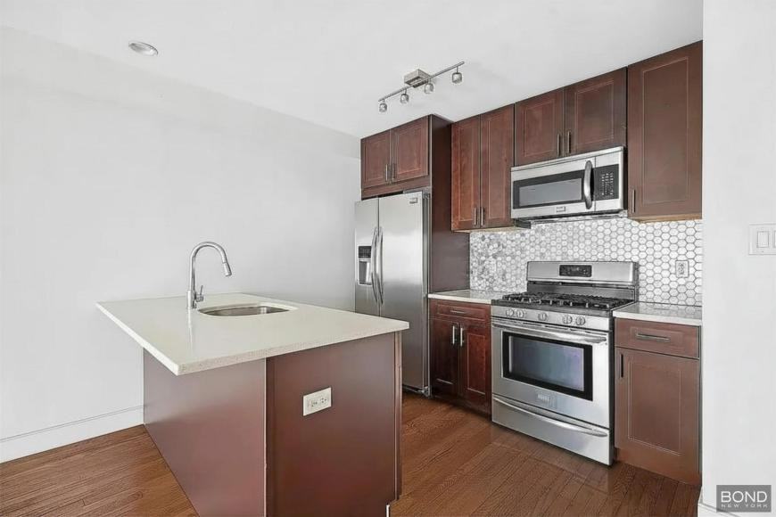 1256 Ocean Ave - Photo 5 of 7
