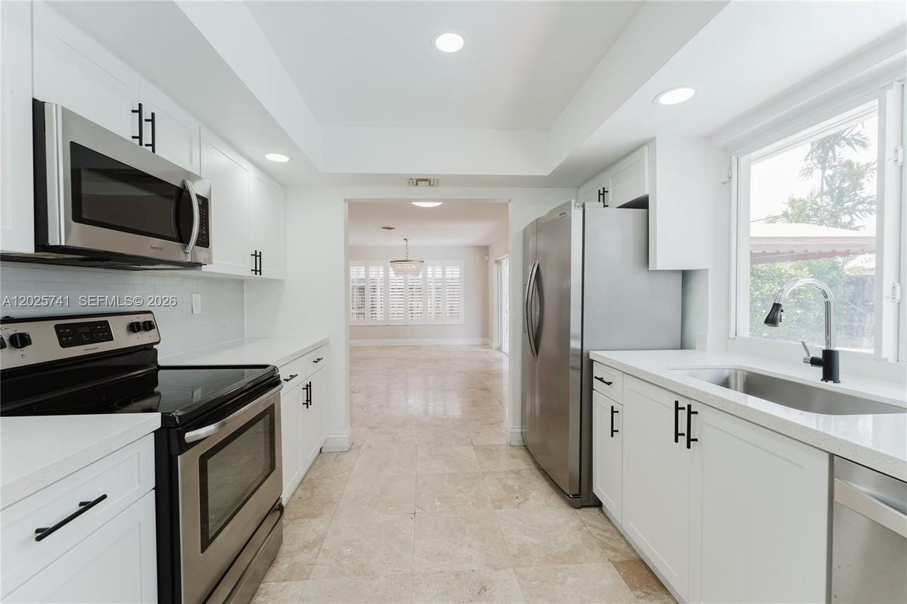 2101 Ne 63rd St #2101 - Photo 5 of 48