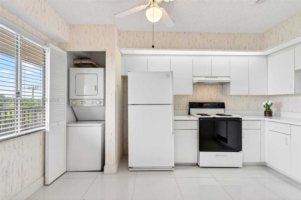 1650 Sw 124th Ter #403D - Photo 4 of 46