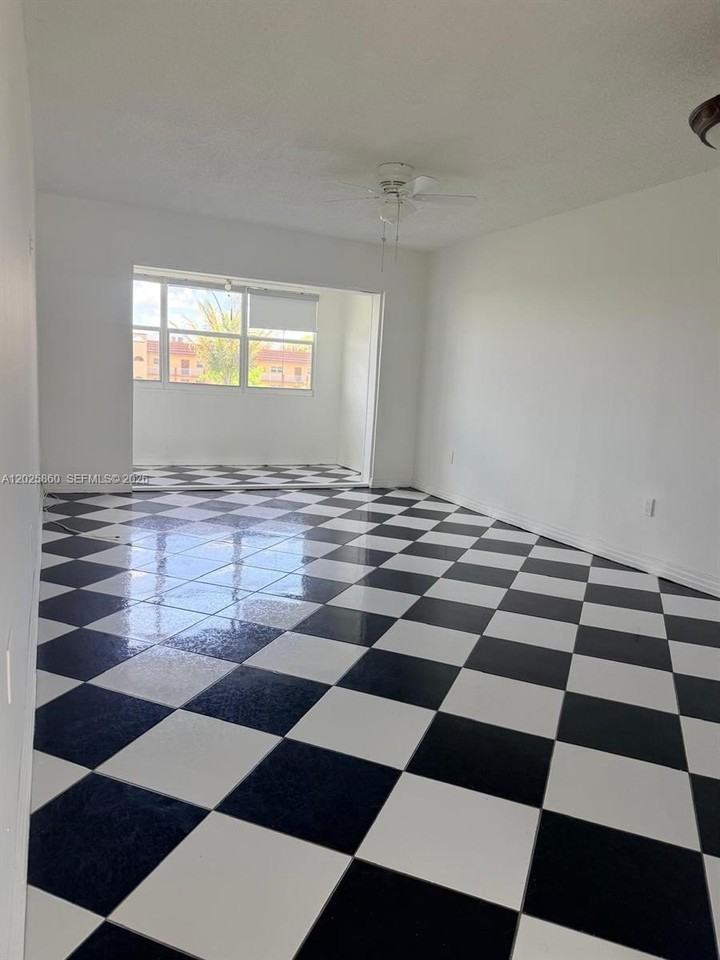 8595 Sunrise Lakes Blvd #307 - Photo 2 of 17