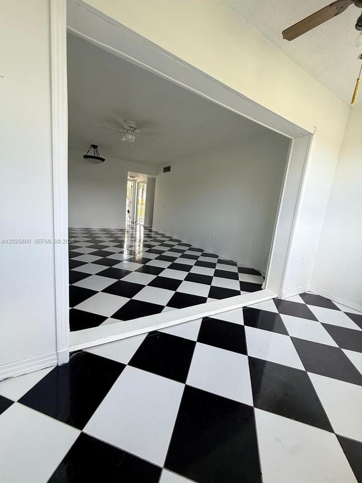 8595 Sunrise Lakes Blvd #307 - Photo 3 of 17