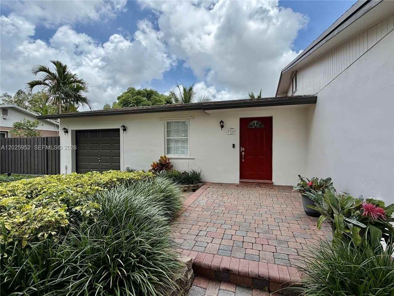 7711 Sw 131st Ave #7711 - Photo 3 of 45