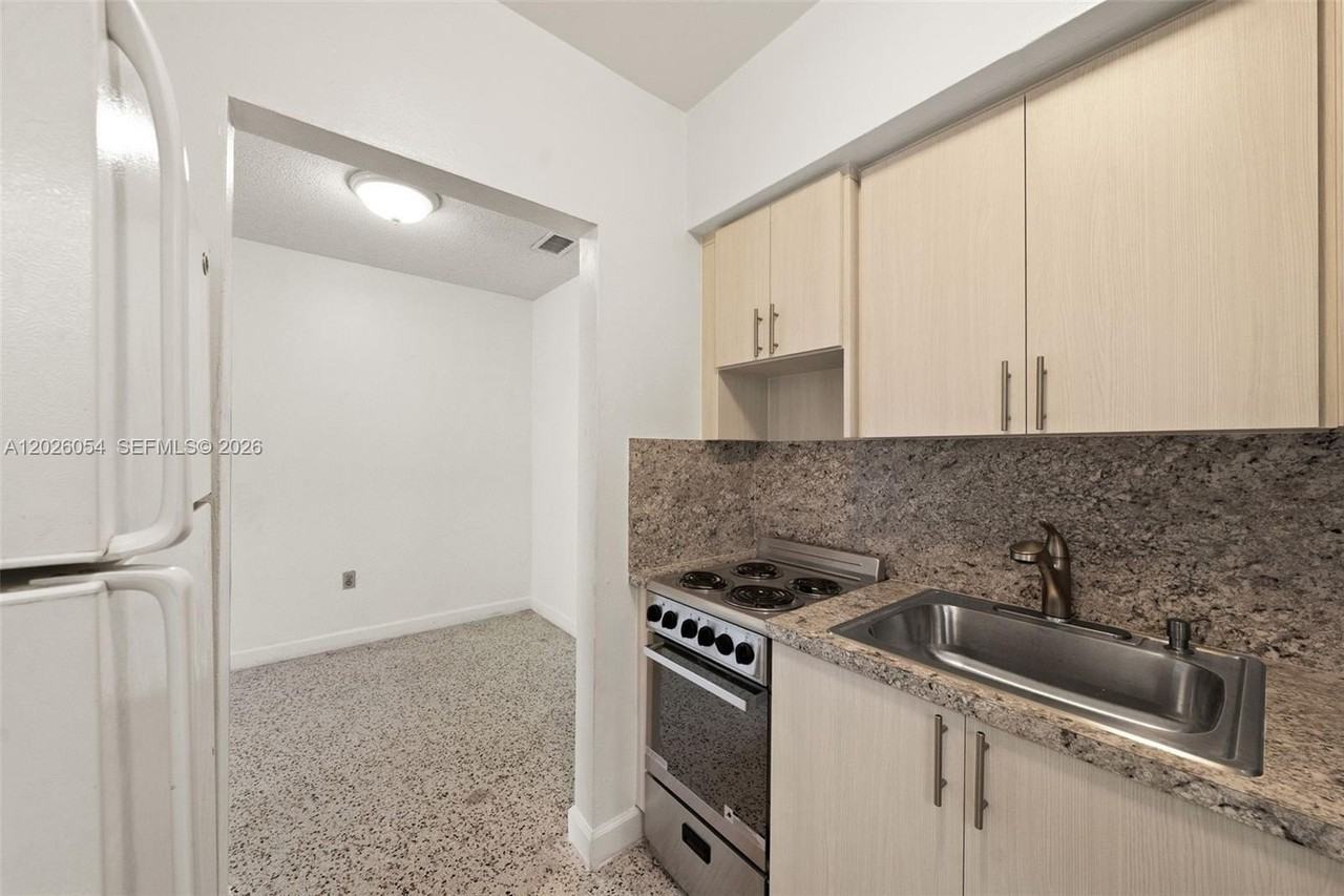 3209 Nw 13th Ter #3209 - Photo 5 of 25