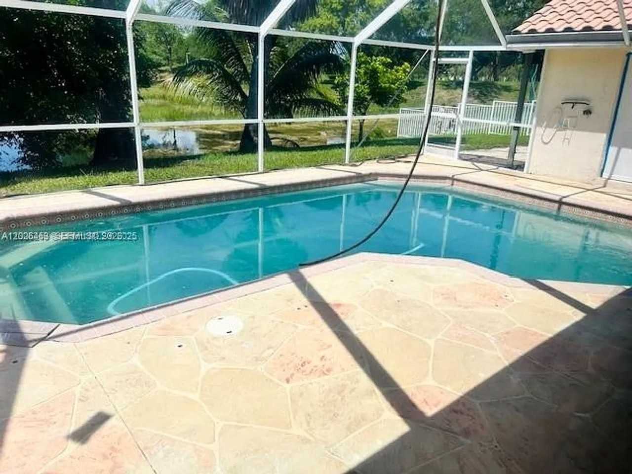 16373 Nw 16th St - Photo 2 of 25