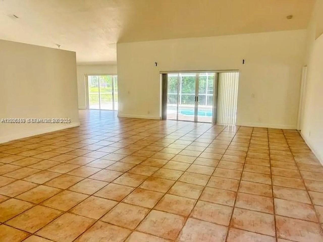 16373 Nw 16th St - Photo 3 of 25
