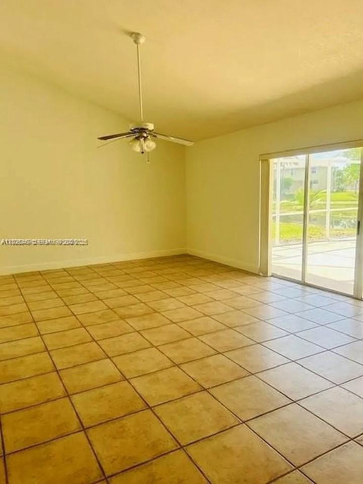 16373 Nw 16th St - Photo 4 of 25