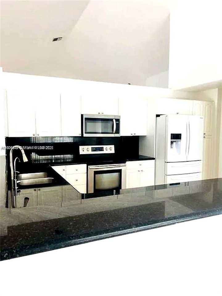 16373 Nw 16th St - Photo 6 of 25