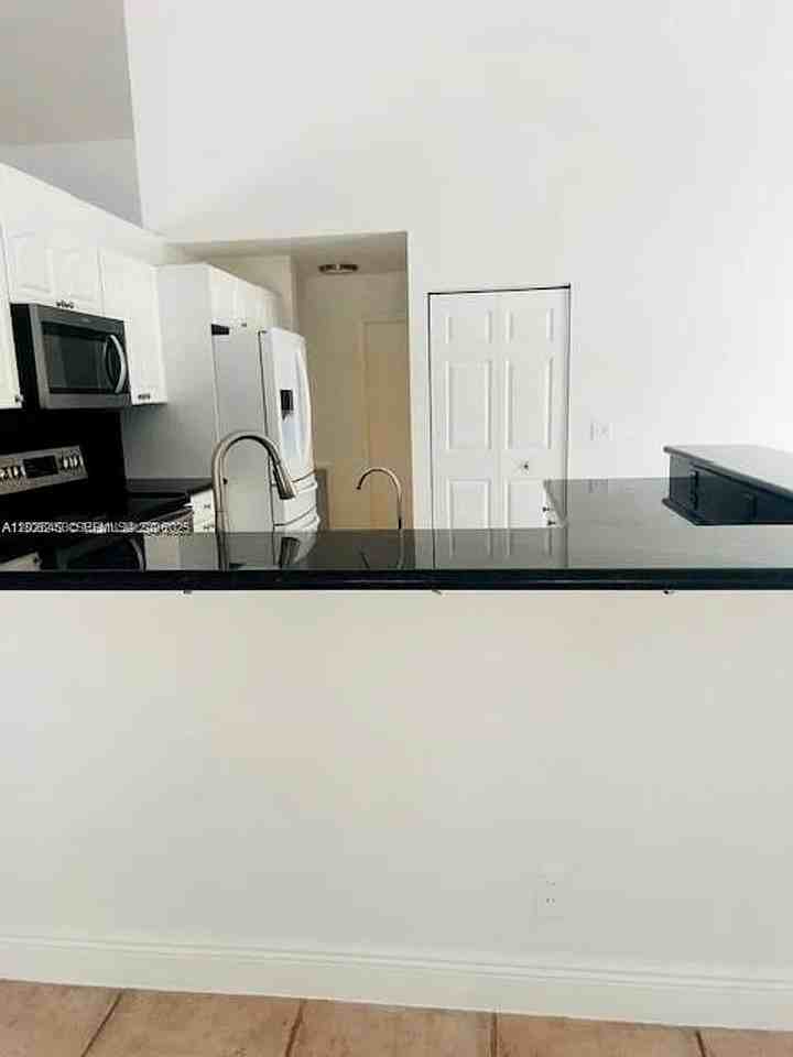 16373 Nw 16th St - Photo 7 of 25