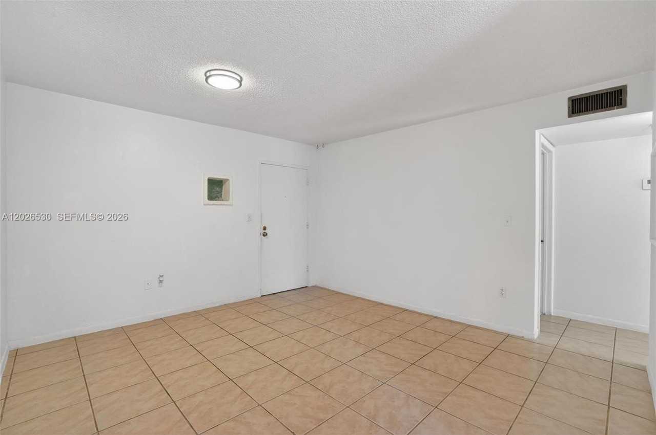 6904 N Kendall Dr #F104 - Photo 3 of 40