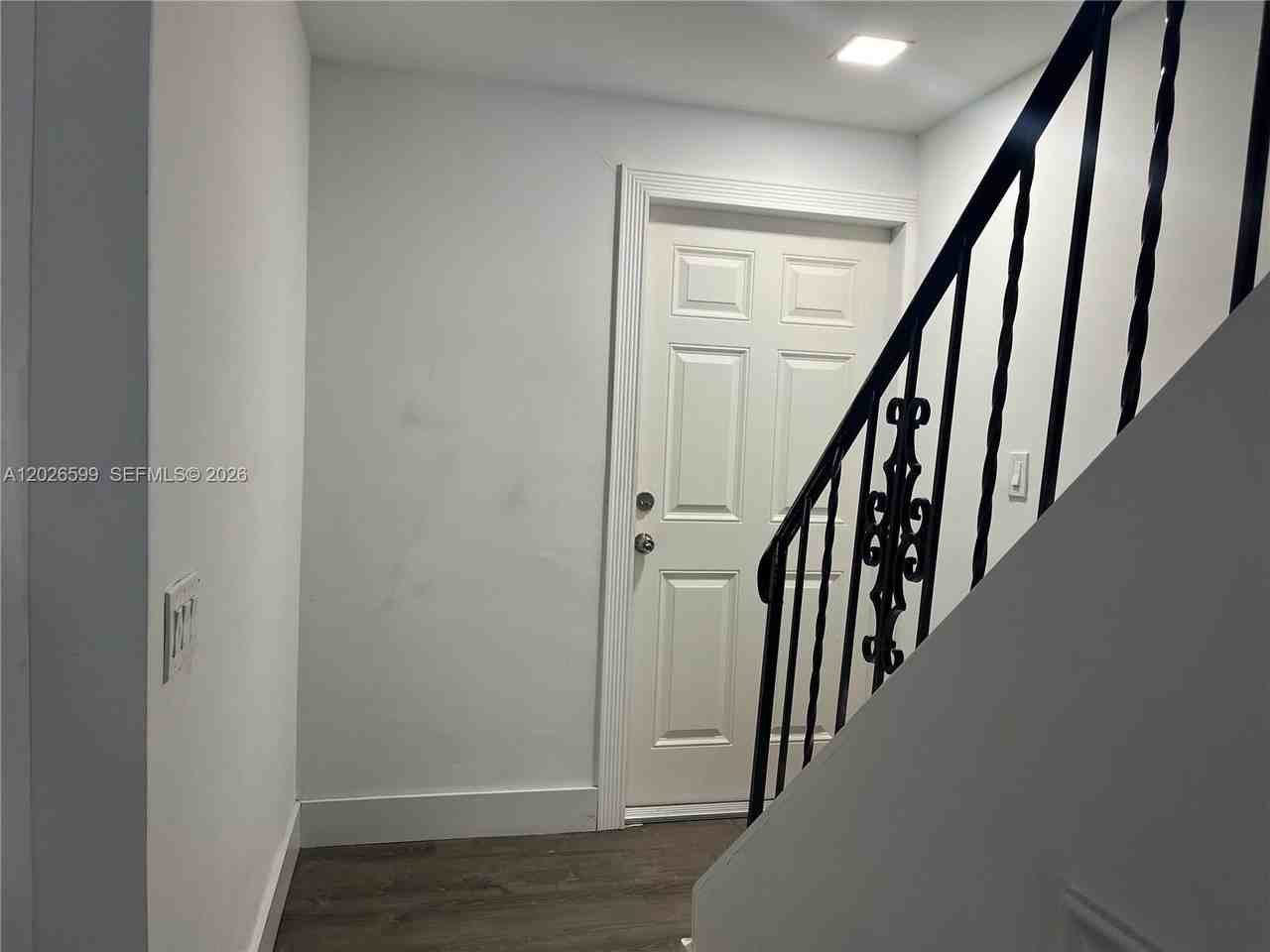 2466 Taylor St #4B - Photo 3 of 11