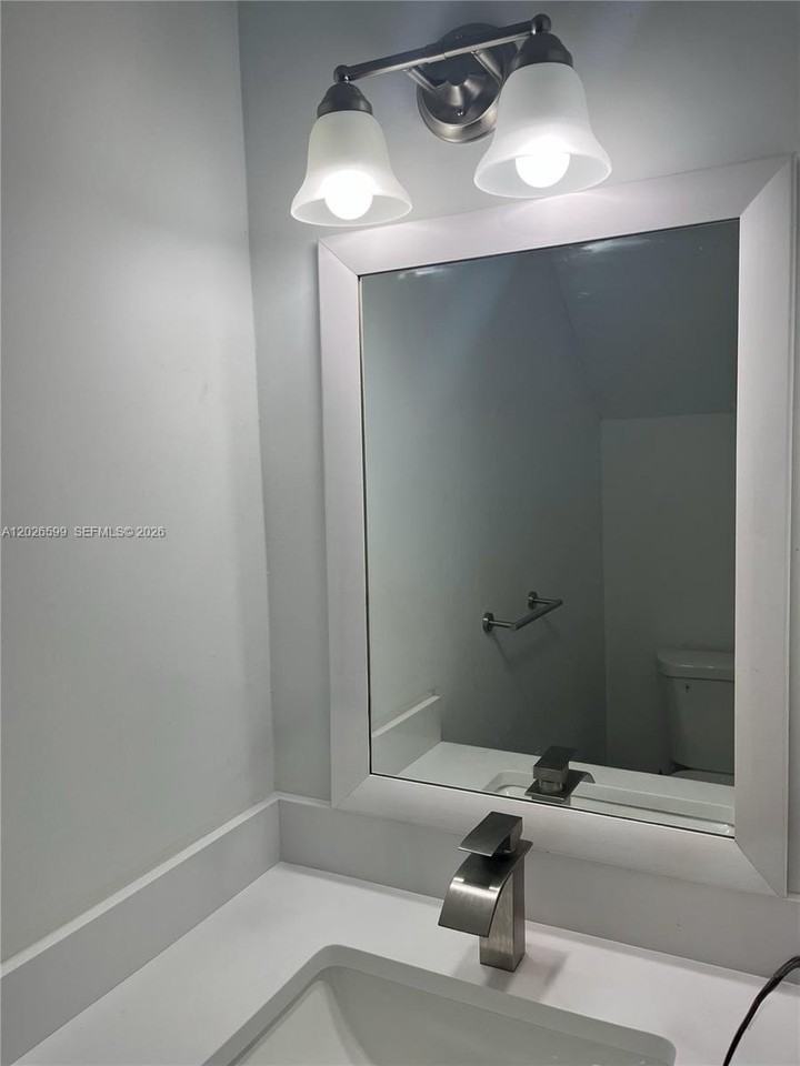 2466 Taylor St #4B - Photo 5 of 11