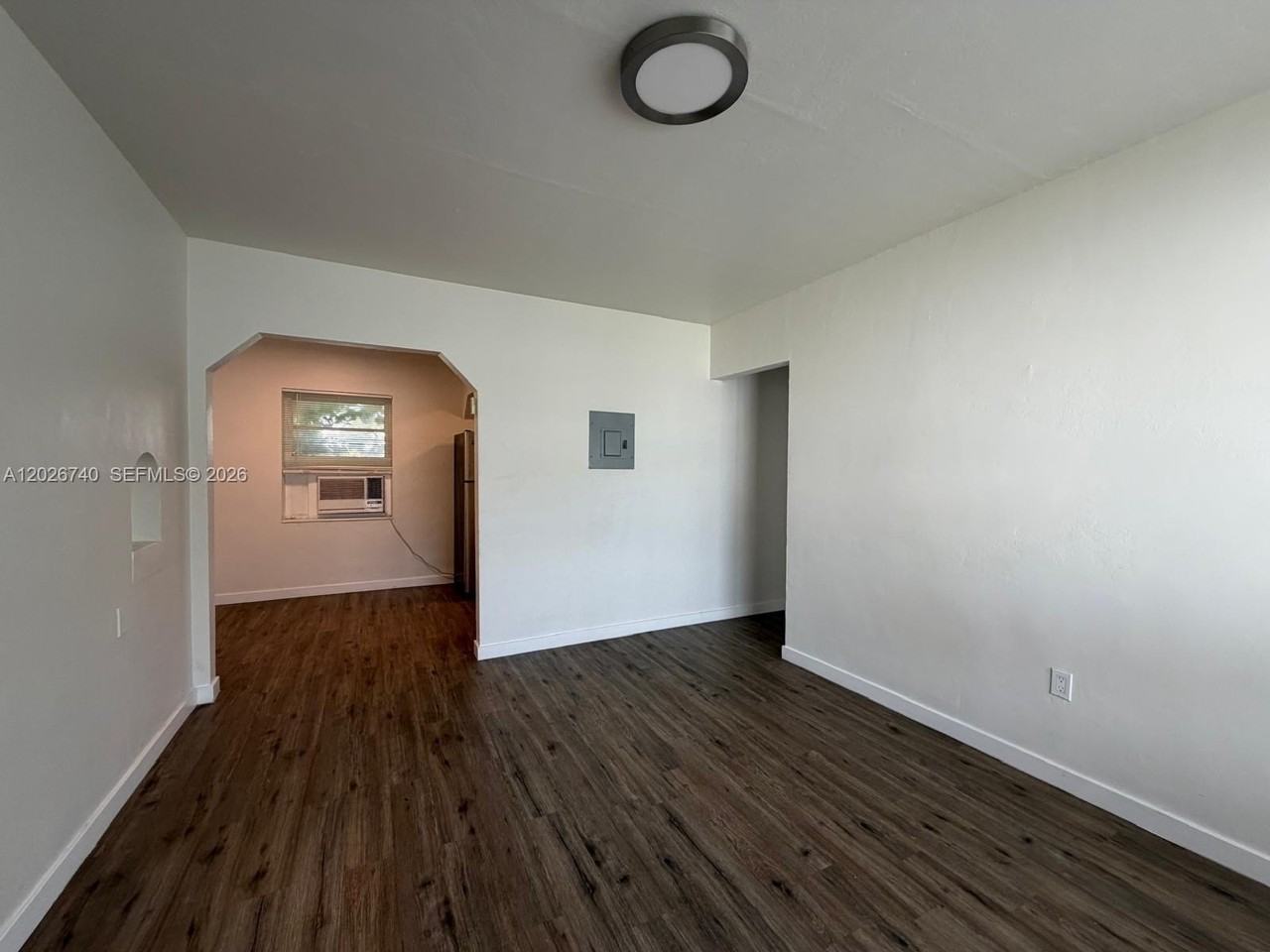 535 Sw 7th St #4 - Photo 4 of 11