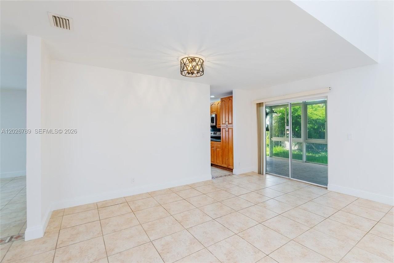 305 S Ketch Dr - Photo 7 of 35