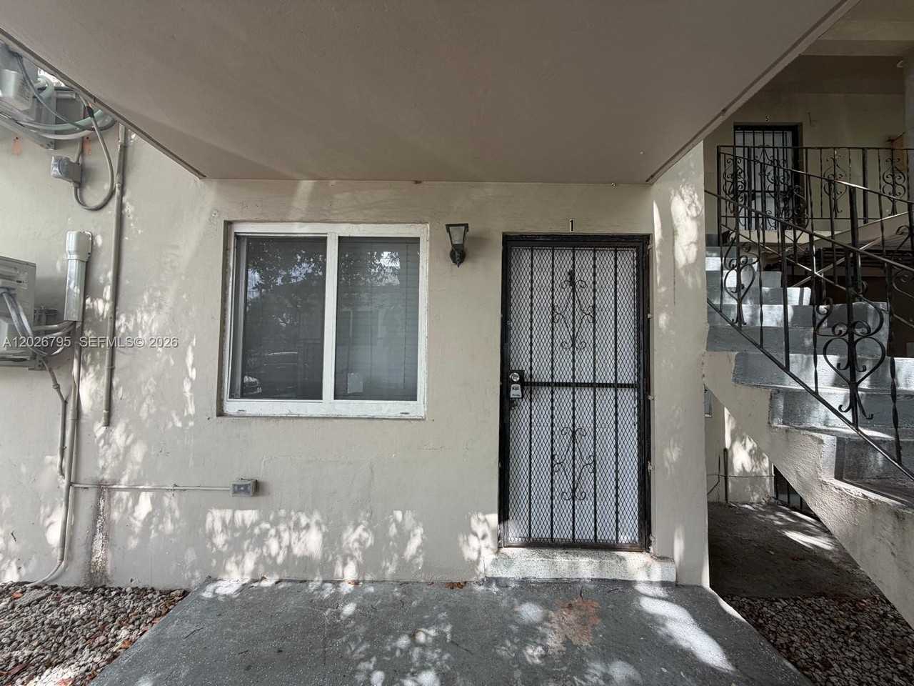 1844 Nw 19th St #1 - Photo 2 of 11