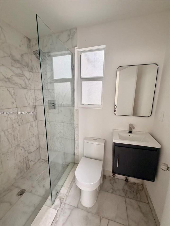 922 Jefferson Ave #6 - Photo 7 of 9