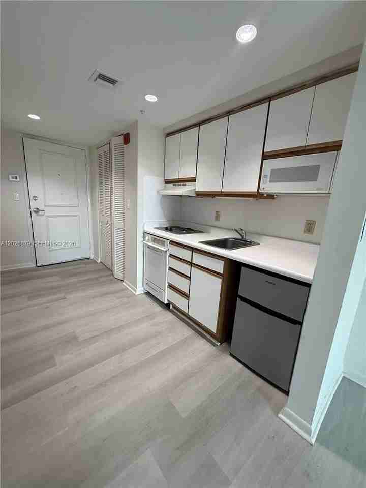 5741 Sunset Dr #5741 - Photo 6 of 10