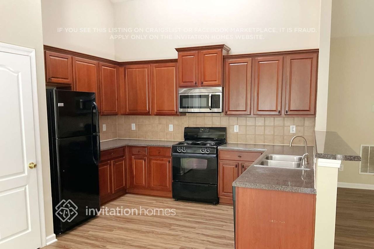 1953 Temple Park Dr - Photo 3 of 13
