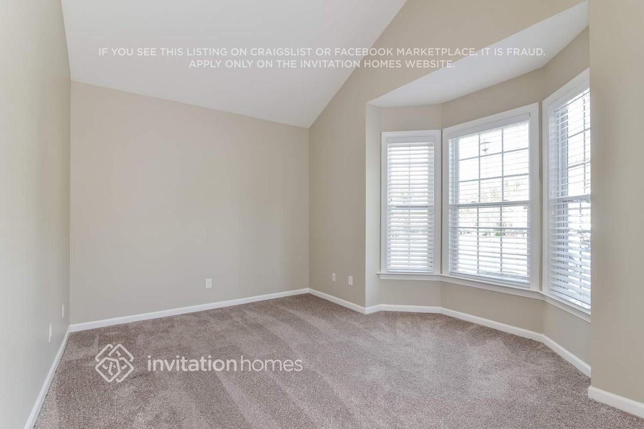 1953 Temple Park Dr - Photo 5 of 13