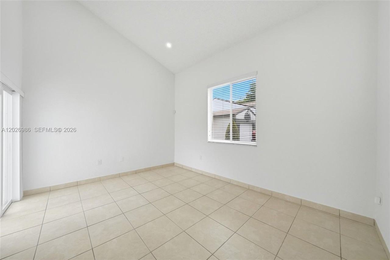 8219 Nw 192nd Ter - Photo 4 of 30