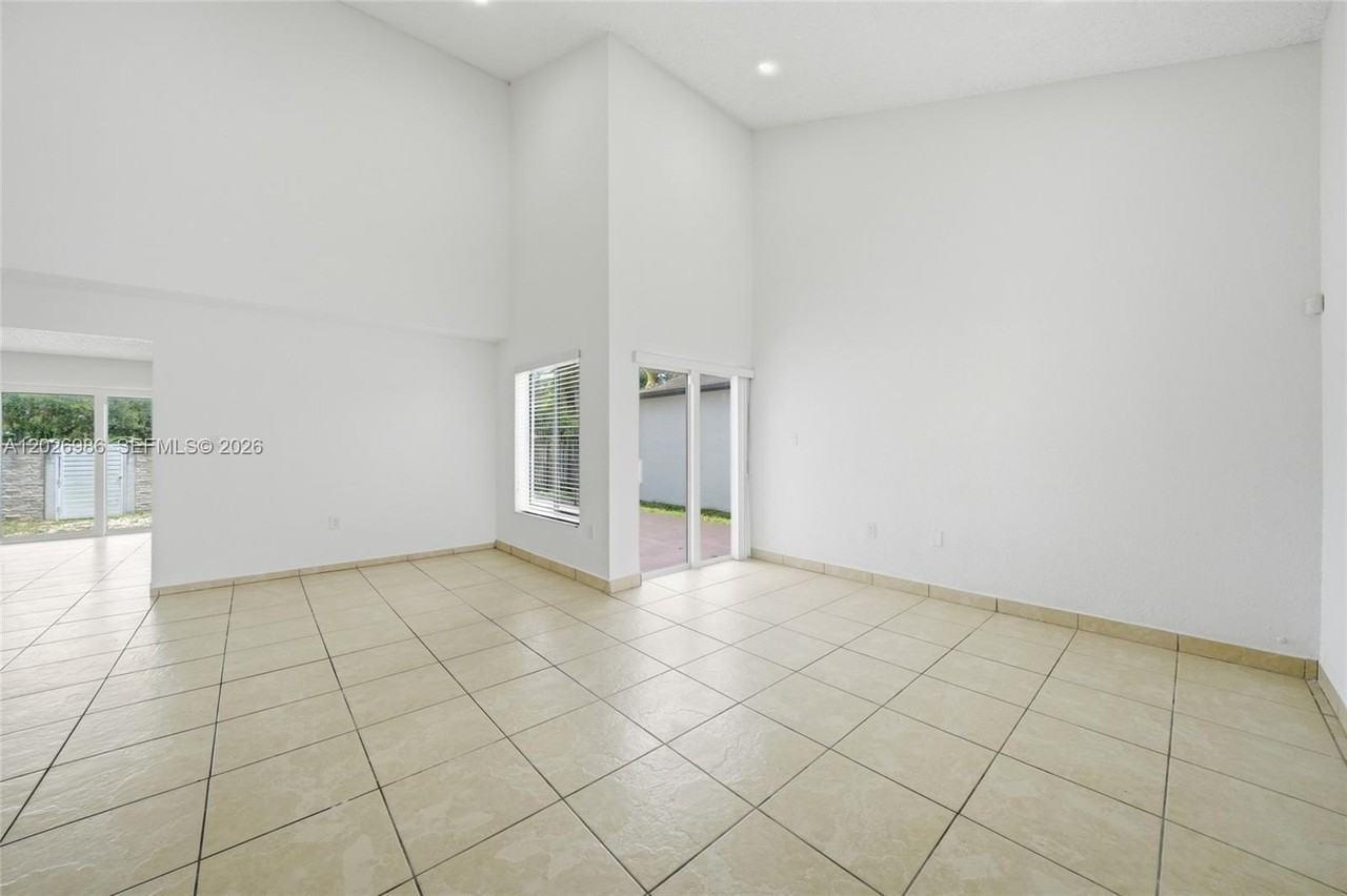 8219 Nw 192nd Ter - Photo 5 of 30