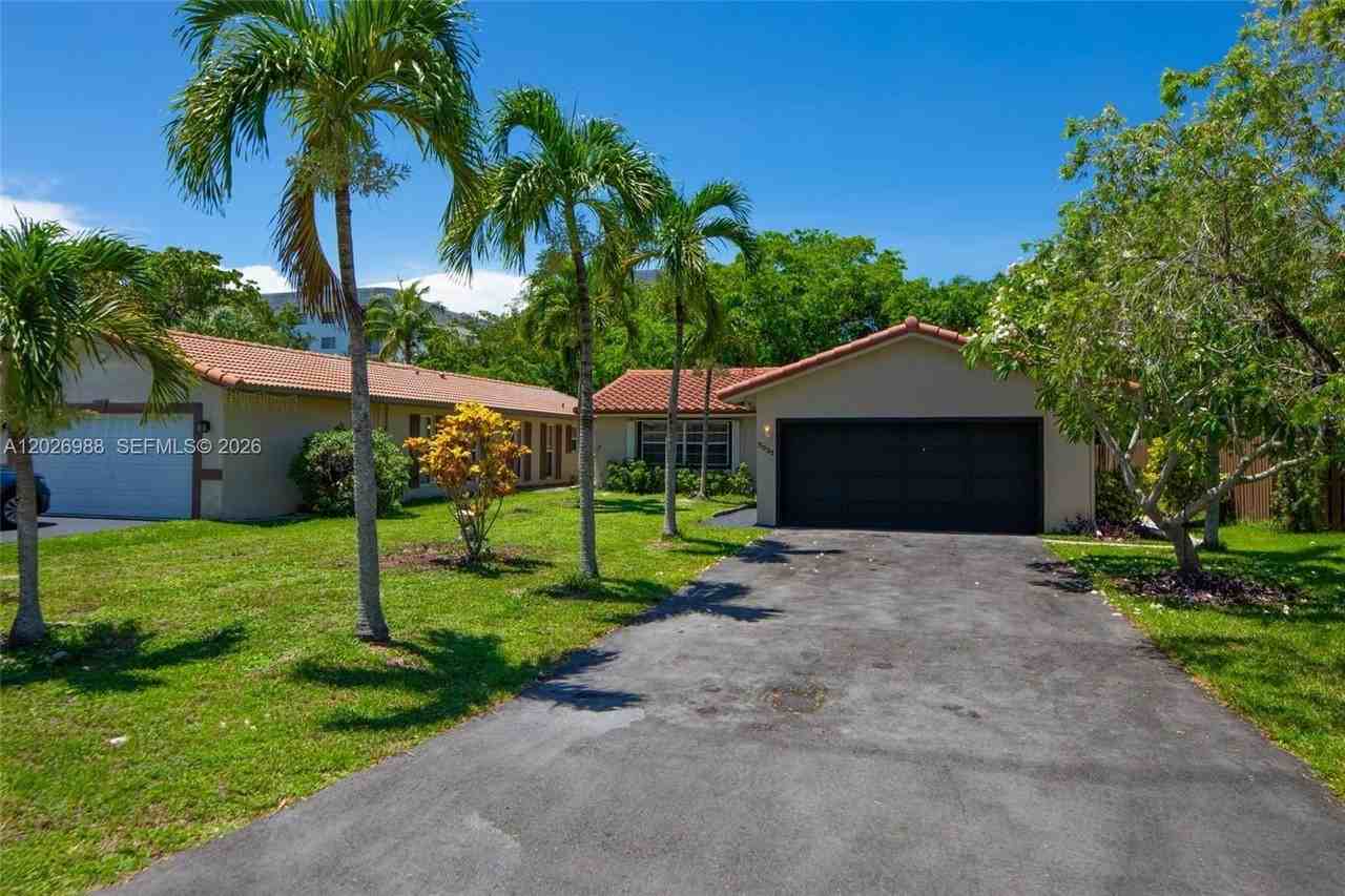 9039 Nw 21st Ct - Photo 3 of 40