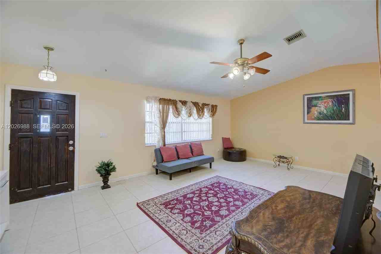 9039 Nw 21st Ct - Photo 7 of 40