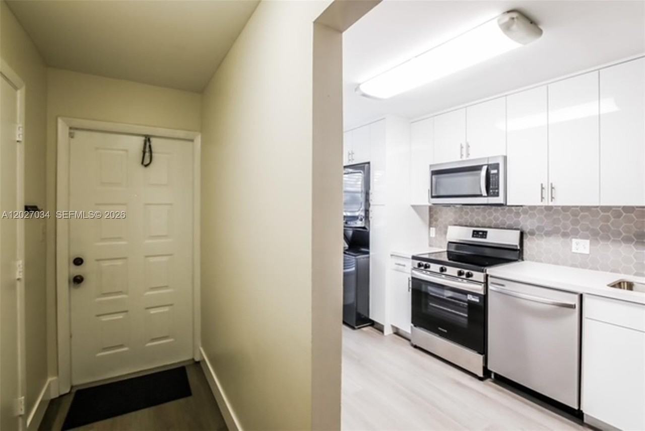 9732 Nw 15th St #306 - Photo 3 of 20