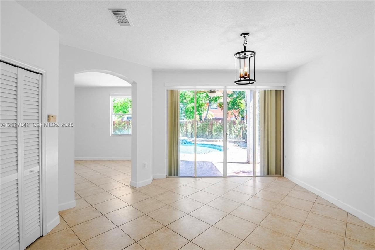 16001 Sw 43rd Ter #16001 - Photo 6 of 24