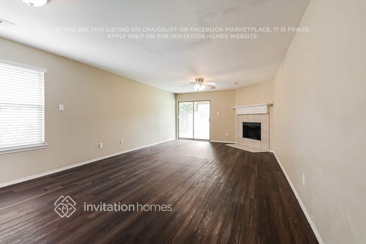 3878 Pinebluff Ln - Photo 4 of 17