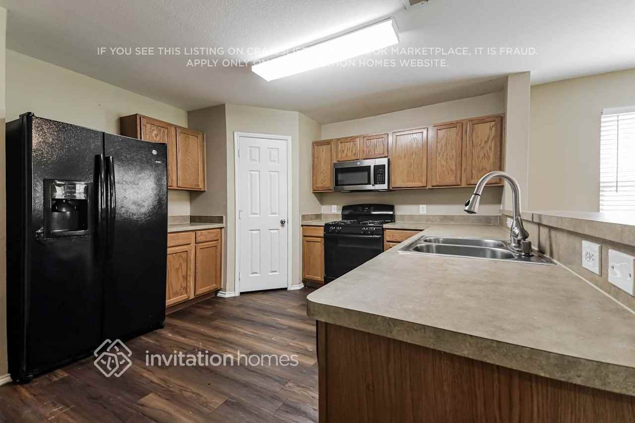 3878 Pinebluff Ln - Photo 6 of 17