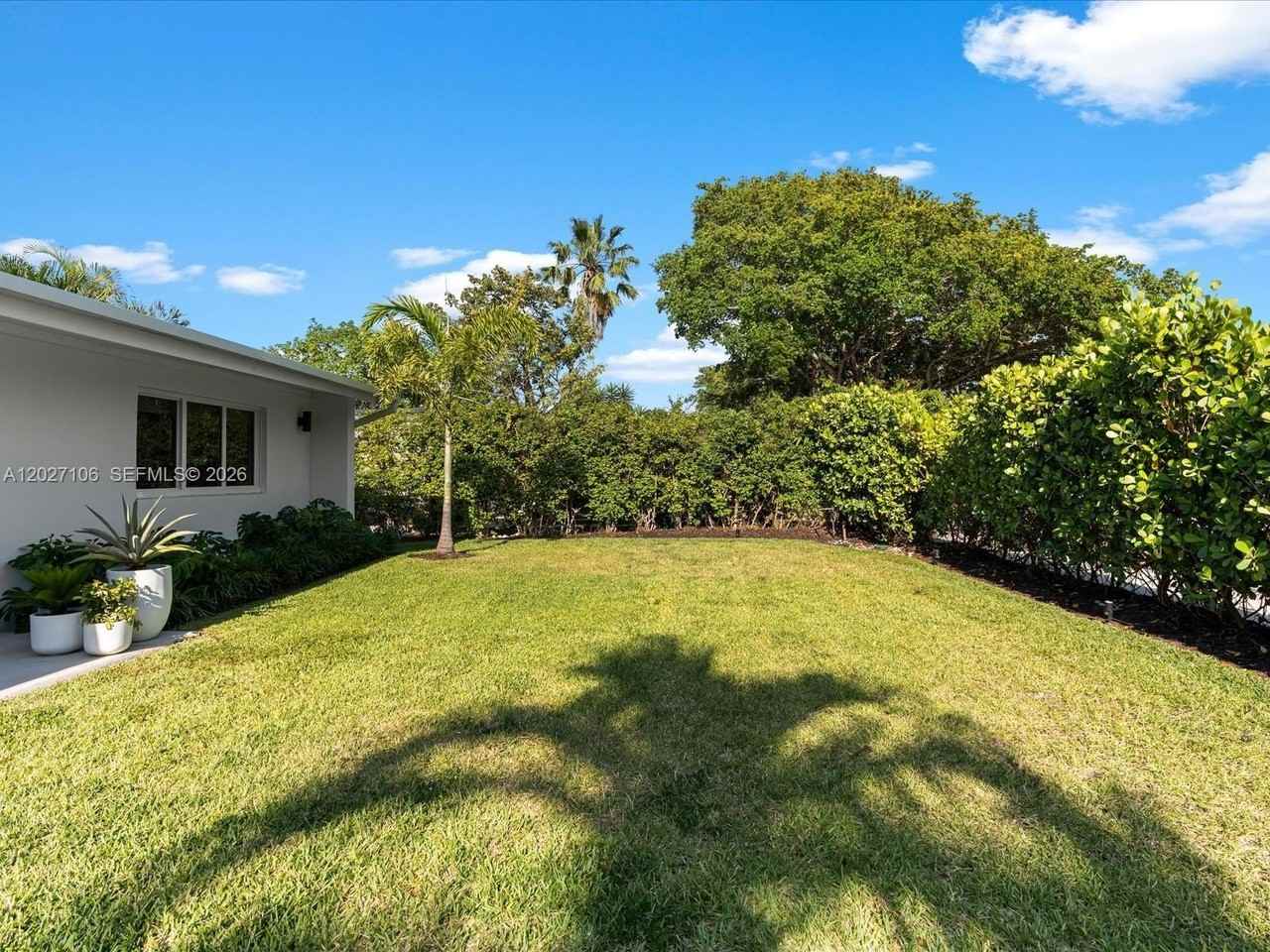 1945 Alamanda Dr #0 - Photo 2 of 50