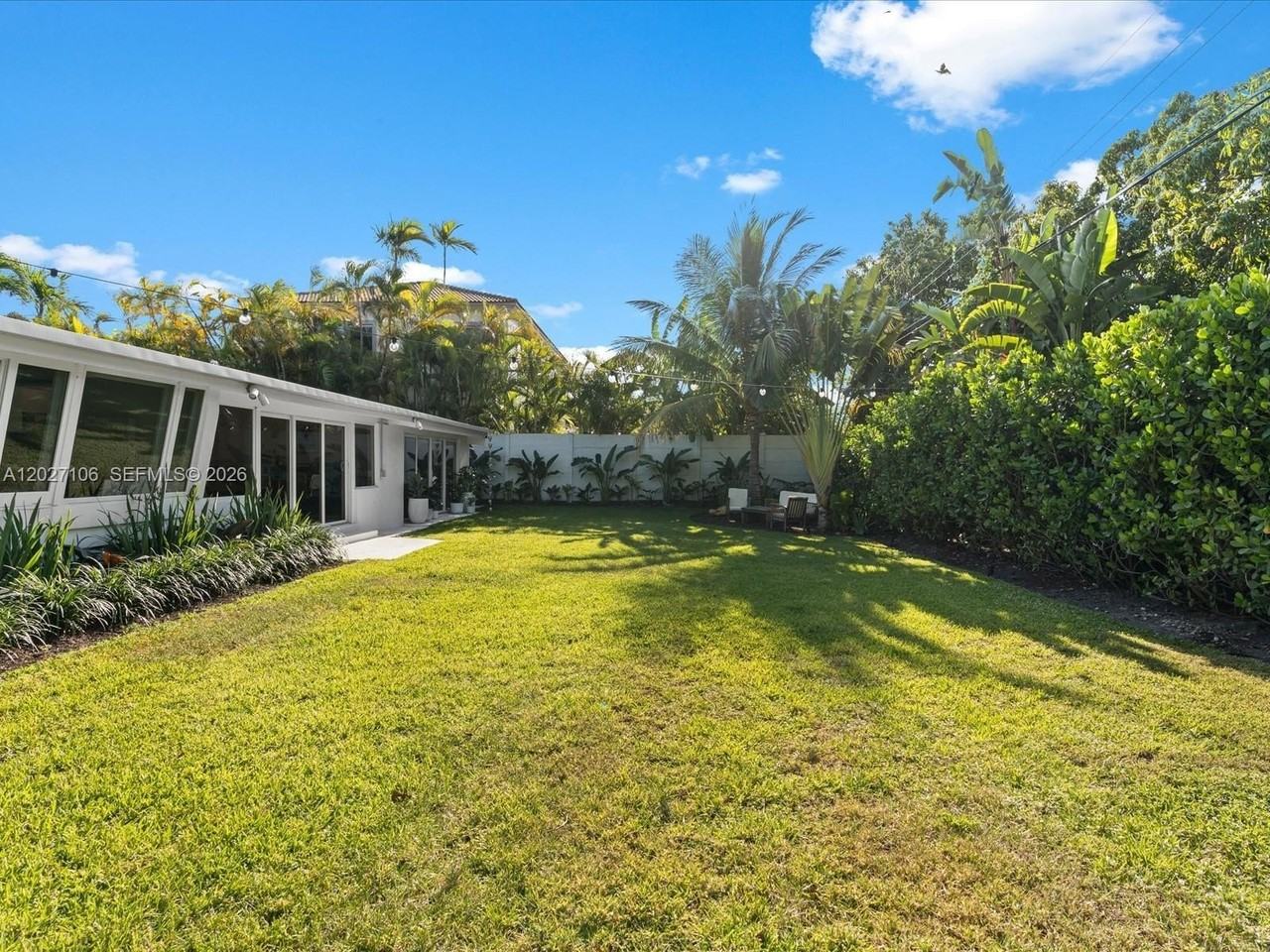 1945 Alamanda Dr #0 - Photo 7 of 50