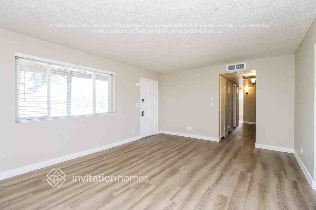 1249 E 8th St - Photo 3 of 17