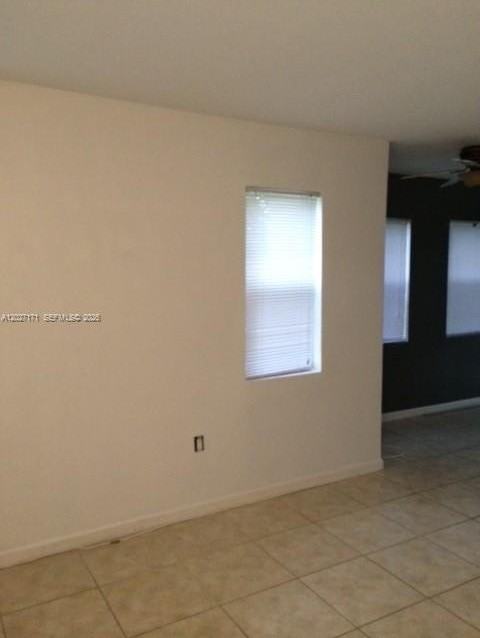 1702 N 28th Ave #1 - Photo 3 of 12