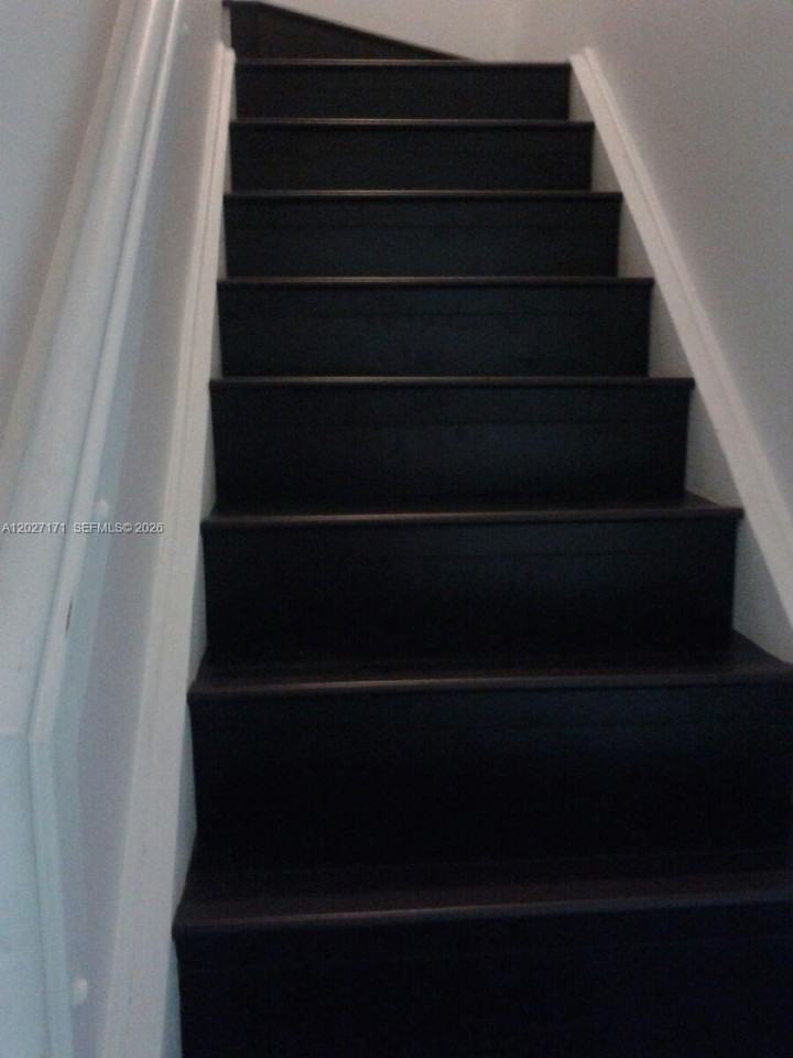 1702 N 28th Ave #1 - Photo 5 of 12