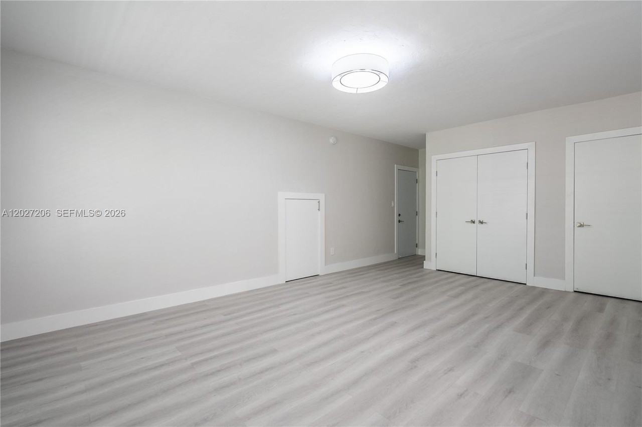 2416 Flamingo Dr #7 - Photo 6 of 15