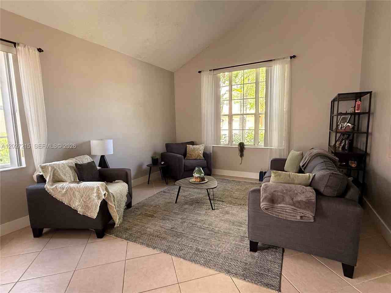 300 Cameron Dr - Photo 3 of 34